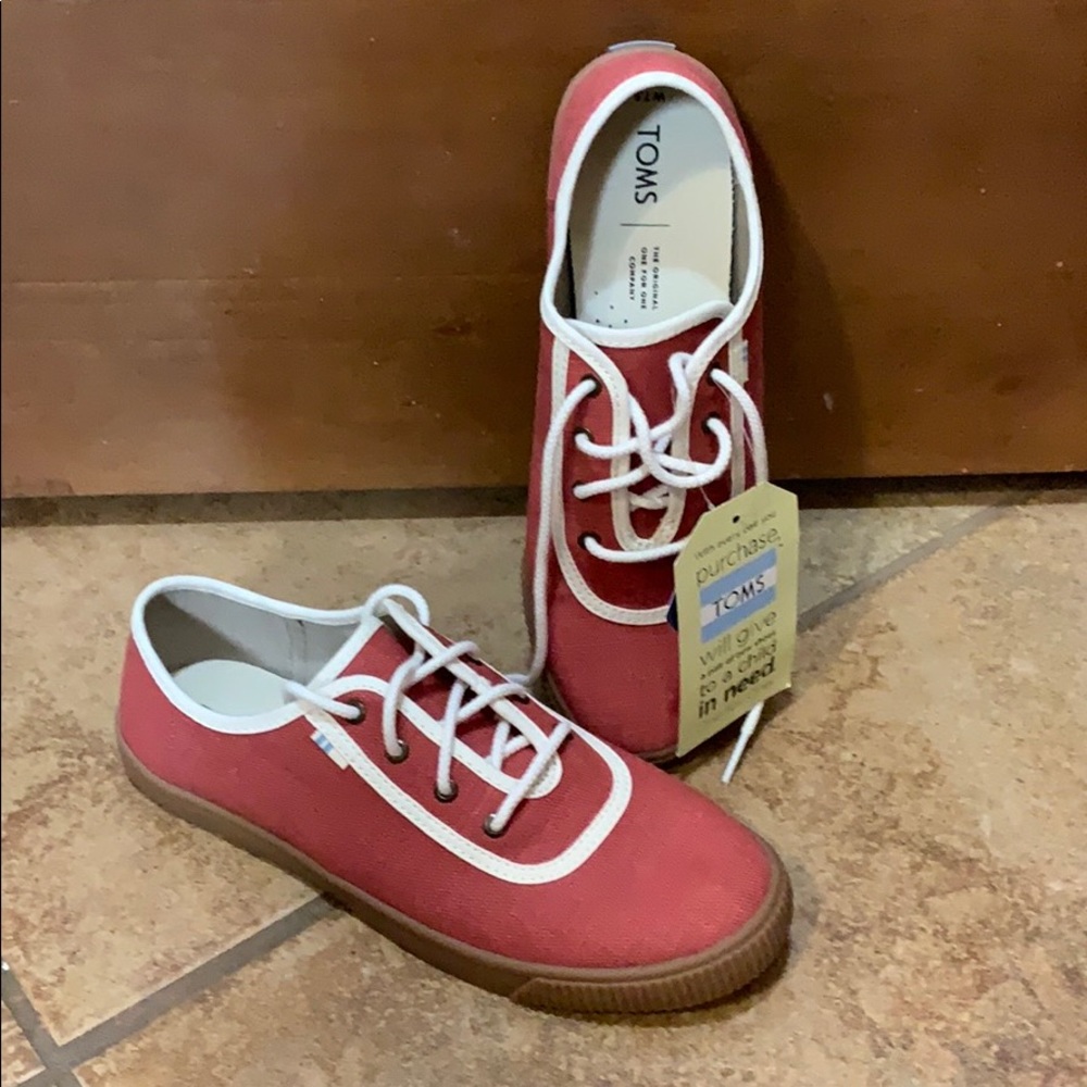 Toms